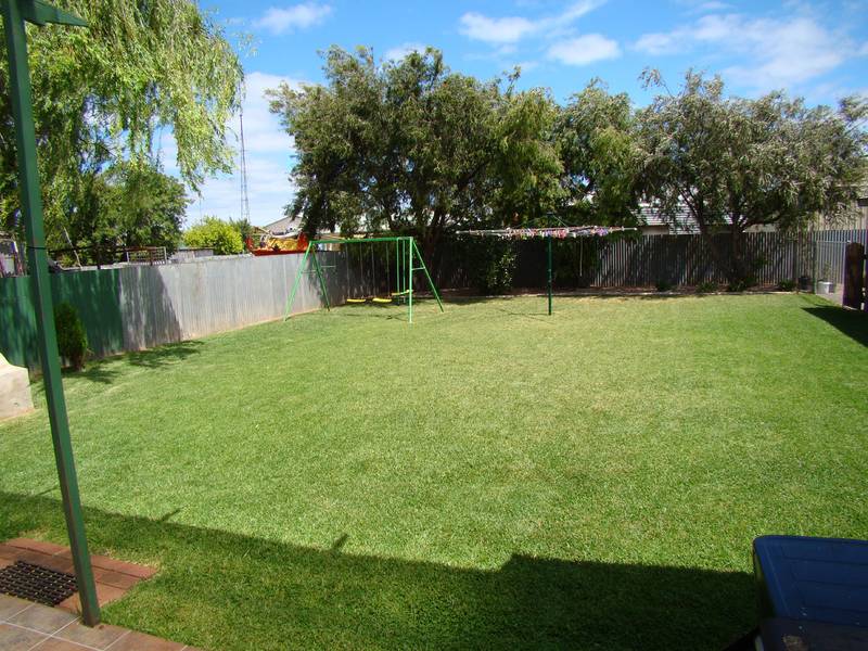 NEW PRICE!! Extra Entertaining Areas Picture