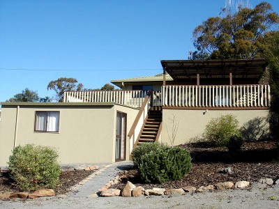 4 BEDROOM HOME WITH FANTASITC VIEWS! Picture