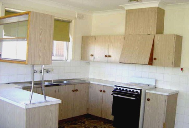 NEW PRICE REDUCTION!.........SPACE GALORE!! Picture 3