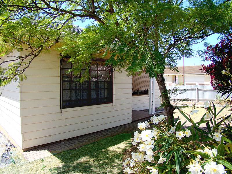 COTTAGE ON 562m2 Picture 1