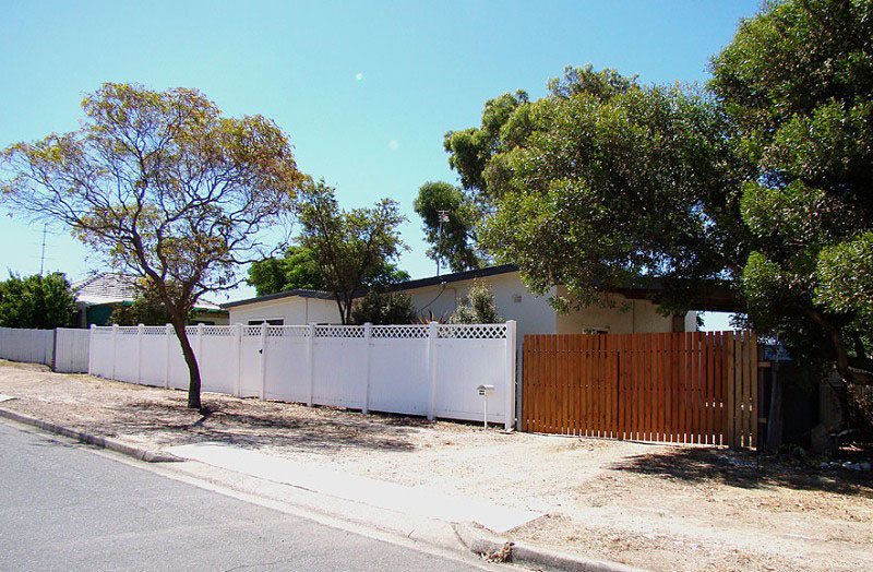 LOTS OF APPEAL! Picture 2