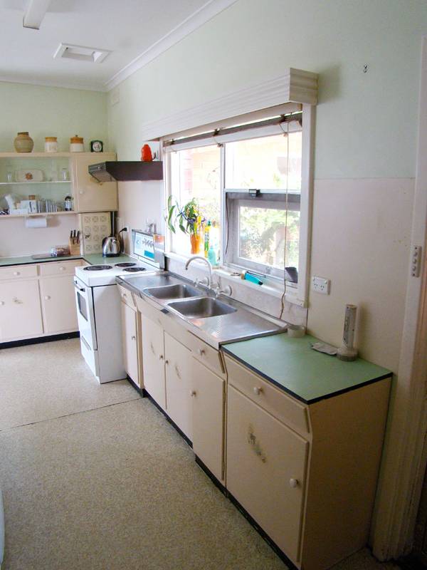 OPPORTUNITY KNOCKS Picture 3