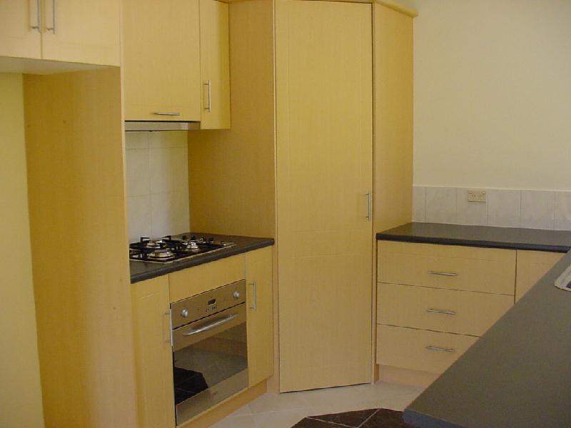 STUNNING HOME - KIRTON POINT Picture 3