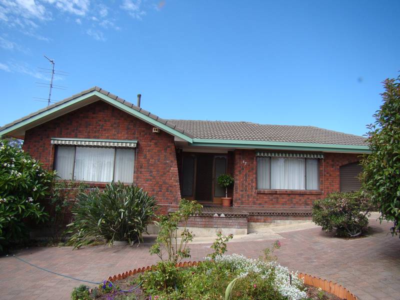 Great location, tranquil garden NEW PRICE! Picture 2