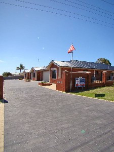 COMFORTABLE LIVING Picture COMFORTABLE LIVING Picture