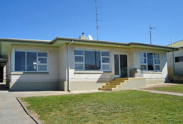 SURPRISE PACKAGE CLOSE TO CBD! Picture 1