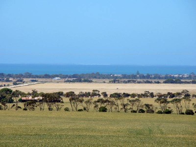 Affordable acreage approximately 7km from the Post Office at Tumby Bay. Picture