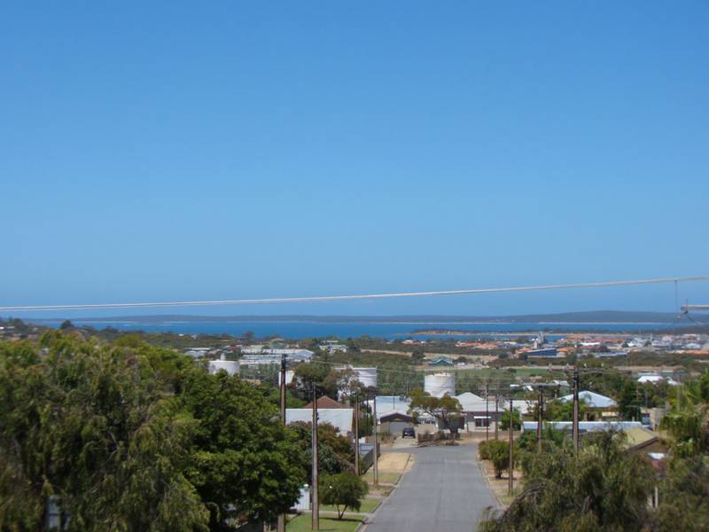 Fantastic Town & Sea Views! Picture 2