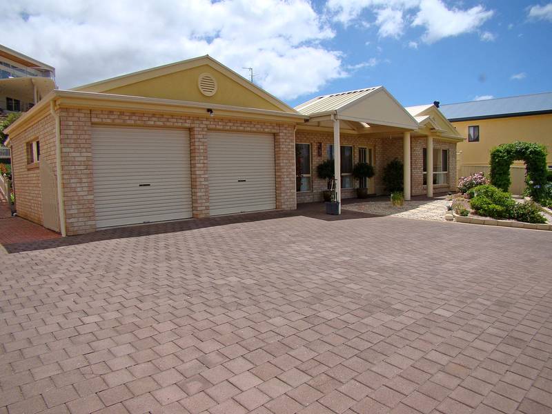 BEAUTIFULLY PRESENTED Picture 2