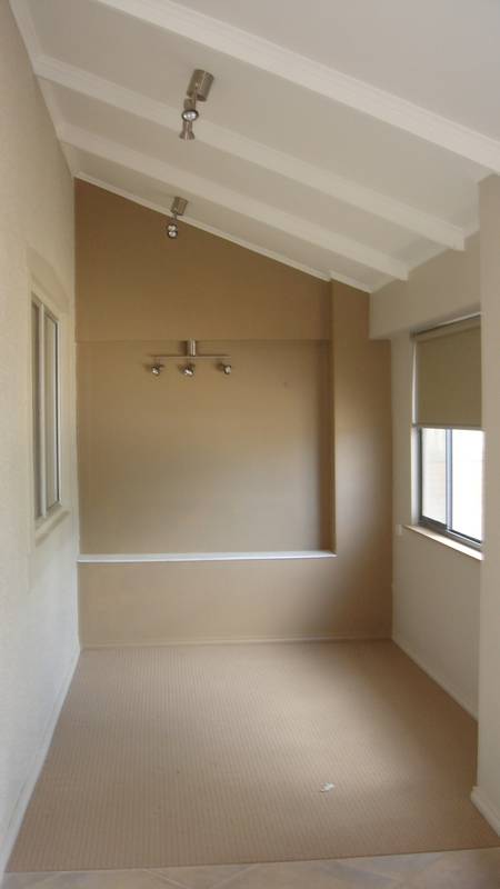 SPACIOUS 3-4 BEDROOM FAMILY HOME Picture 3