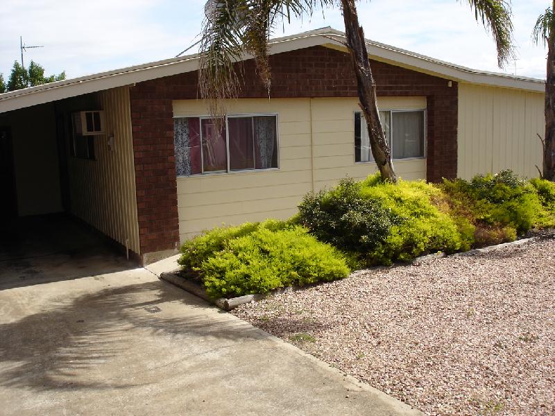 A HOME AS WELL AS A FLAT Picture 3