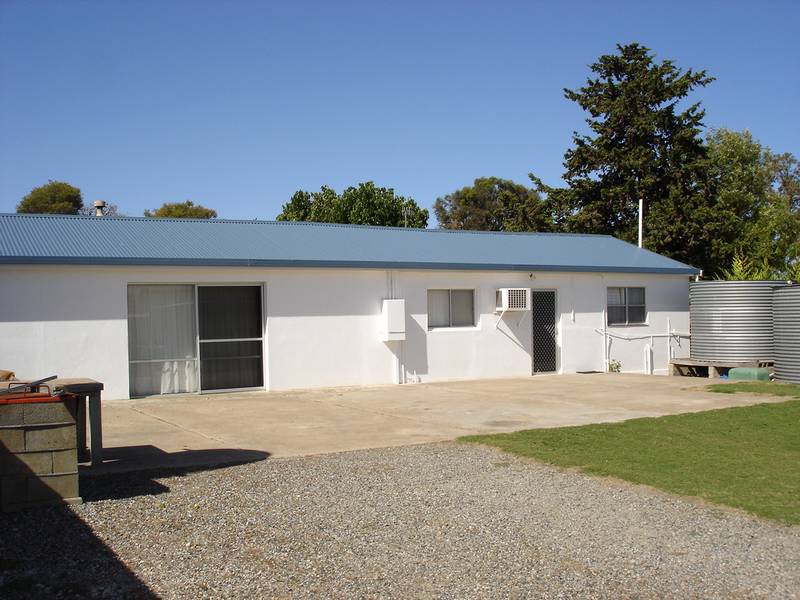 SURPRISE PACKET IN COFFIN BAY Picture 2