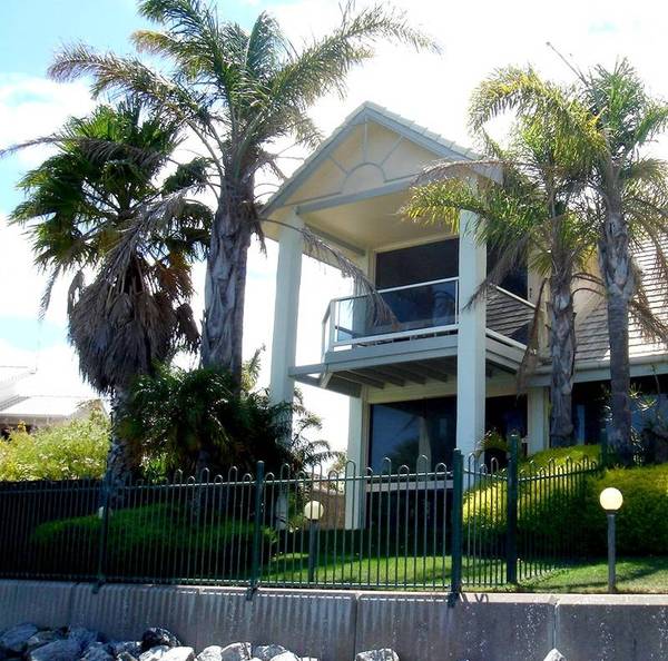 Marina Lifestyle! Picture 3