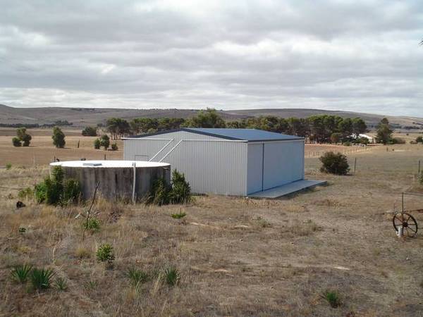 8 ACRE SERVICED ALLOTMENT Picture 2