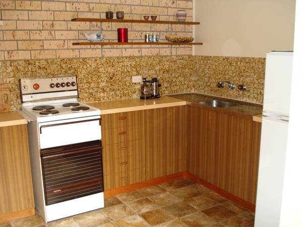 Large 2 Bedroom Unit close to town! Picture 3