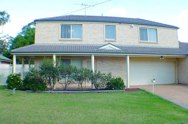 Double Garage / Ensuite Picture 1