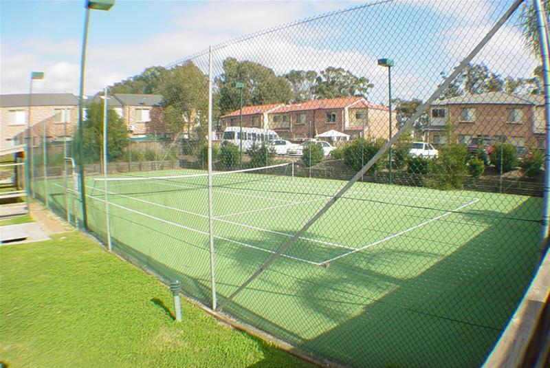 Ensuite
/
Garage Picture 3