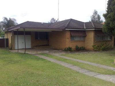 Air Conditioning, Sunroom And 2 Garages! Picture
