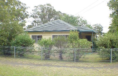 Walk to Uni + Station Picture