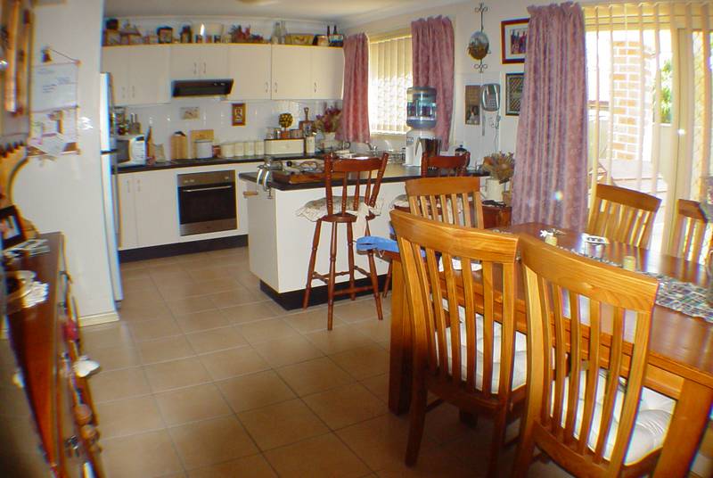 Ensuite / Garage / Carport Picture 3