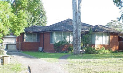 Separate Garage Picture