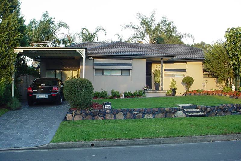 Vendor says sell it,
Offers over $350,00 will be considered Picture 1