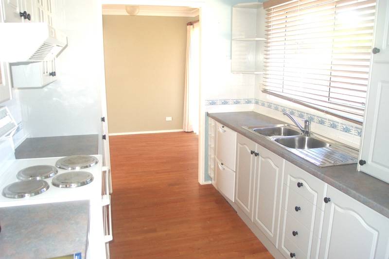 OPEN HOUSE FRI 13TH NOV AT 4:30-4:45PM & MON 16TH NOV AT 10:00-10:15AM Picture 3