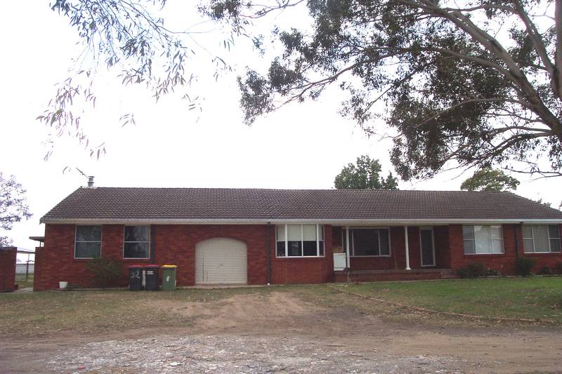 HUGE HOUSE BUT WAIT!!! THERE IS MORE
-
OPEN HOUSE TUESDAY 17TH NOV AT 4.30PM-4.45PM Picture 2