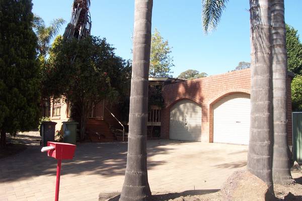 Double Garage Picture