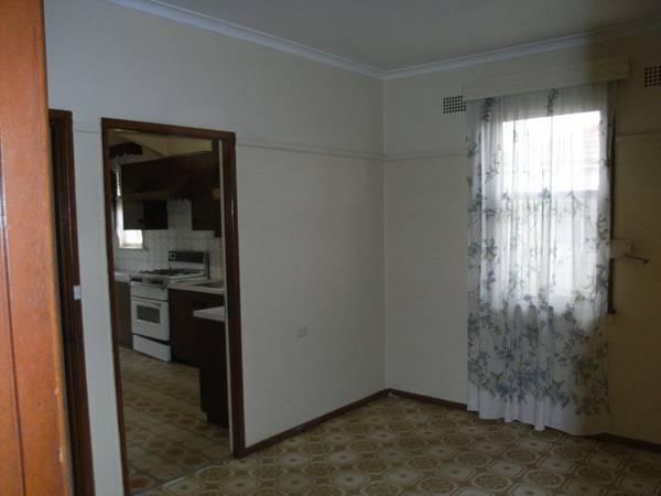 Step Into The Market Picture 3