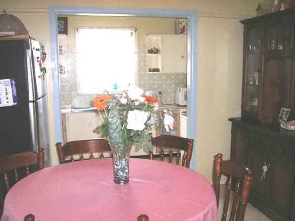 GUEST ROOM OR A TEENAGE RETREAT Picture 3