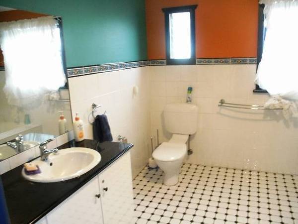 PICTURE PERFECT Picture 2