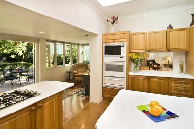 BEAUTIFUL GARDEN COTTAGE Picture