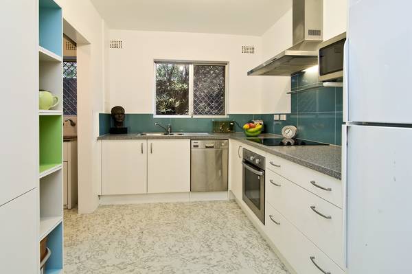 BIGGER IS BETTER Picture 2