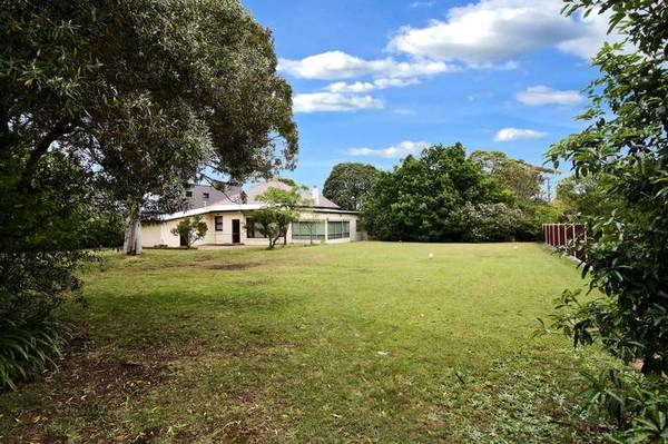 OUTSTANDING POTENTIAL! Picture