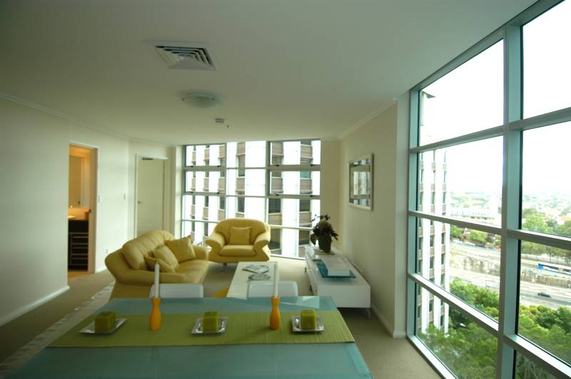 GREAT INVESTMENT OR 1ST HOME! Picture