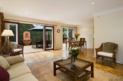 LOCATION & LIFESTYLE Picture