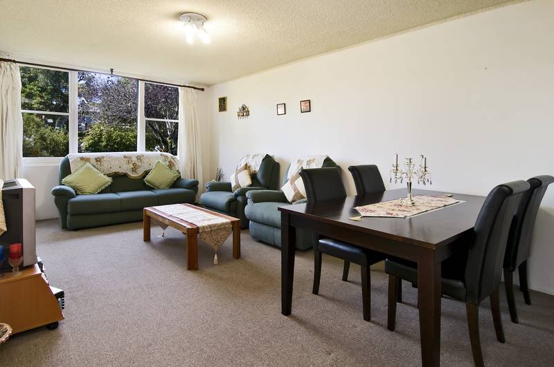 GARDEN OUTLOOK Picture 1