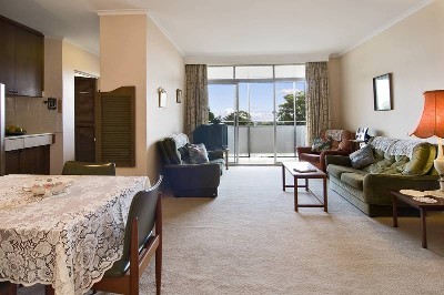 PEACEFUL APARTMENT LIVING
'ENTER OFF MAFEKING AVENUE' Picture