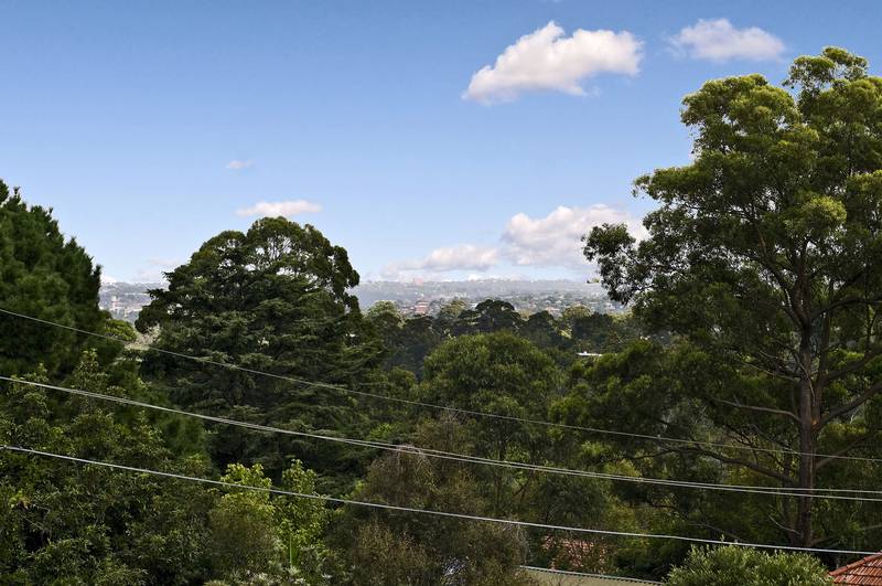 PEACEFUL APARTMENT LIVING
'ENTER OFF MAFEKING AVENUE' Picture 2
