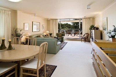 ENVIABLE LOCATION & LIFESTYLE Picture