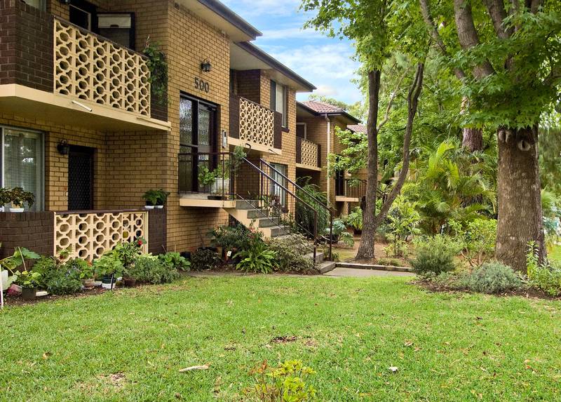 QUIET & LEAFY REAR OF BLOCK LOCATION - UNDER OFFER Picture 3