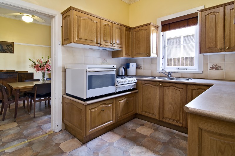 CENTRAL & EXCEPTIONAL OPPORTUNITY! Picture 2