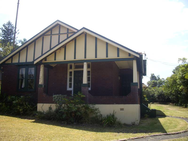 Ideal Location!!! Picture 3