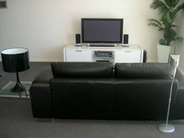 'Canberra City' Fully Furnished Picture 2