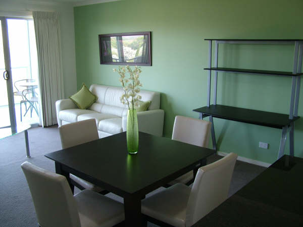 Executive 1 Bedroom, Fully Furnished and equipped Apartment Picture 1
