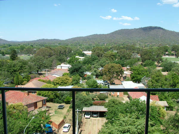 Executive 1 Bedroom, Fully Furnished and equipped Apartment Picture 3