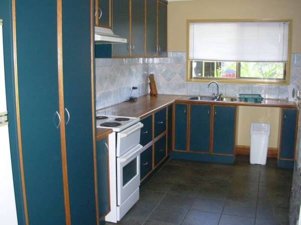 2 Bedroom home
$220 per week Picture 3