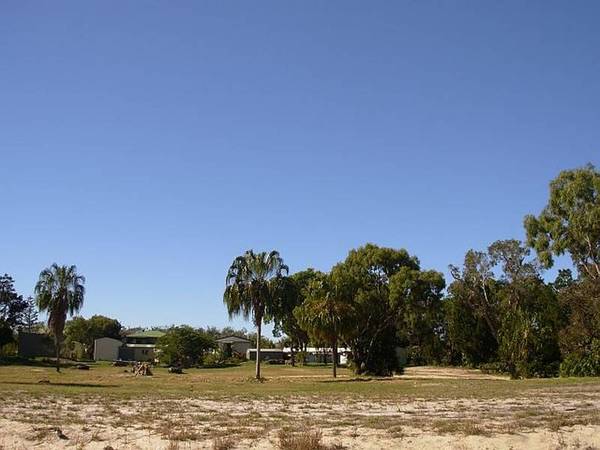 WATER VIEWS - TRANQUIL LOCATION Picture 2