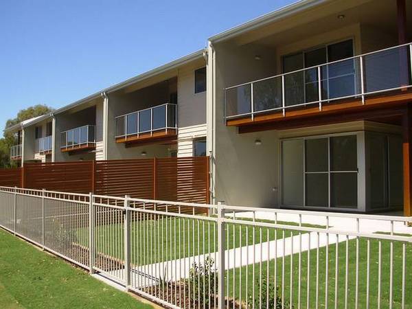 Ocean Front Town Houses Picture 1